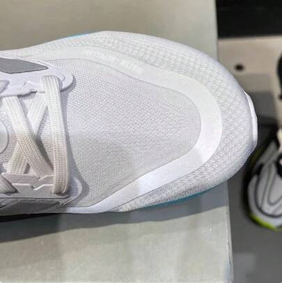 Adidas حذاء جري PUREBOOST 5 TR الجديد للرجال خفيف الوزن وشبكي يسمح بمرور الهواء