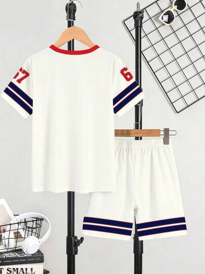 SHEIN Streecool Kids 5 قطعة/مجموعة بدلة قصيرة للفتى المراهق مكونة من تي شيرت وشورت، أنيقة وعصرية مزينة برسومات نجوم وأرقام 67 وخطوط وشعارات، مصنوعة من خامات مريحة مناسبة للارتداء اليومي في فصلي الربيع والصيف