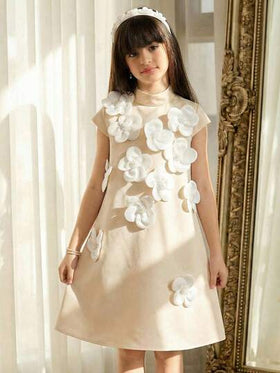 SHEIN فستان قصير بأكمام قصيرة للبنات المراهقات، بتصميم أنيق وألوان سادة، مزين بزهور ثلاثية الأبعاد، مناسب للارتداء اليومي والعودة إلى المدرسة