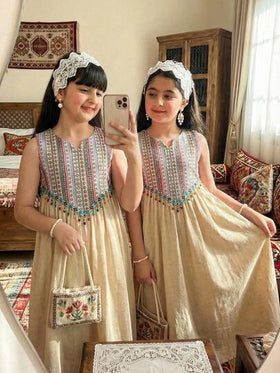 SHEIN رمضان فستان بناتي مراهقة فضفاض كاجوال بسيط مريح بياقة دائرية بتصميم رقعي بألوان متباينة بدون أكمام