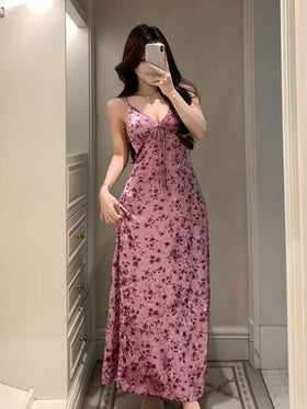 DAZY ثوب نوم طويل نسائي ذو تصميم رشيق مصنوع من قطع مخملية ودانتيل بطبعات زهرية جذابة وعتيقة