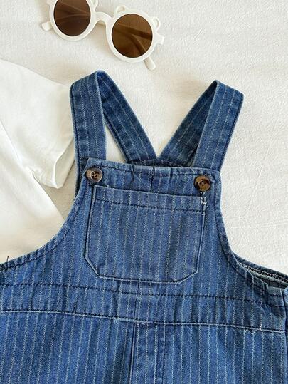 SHEIN مجموعة قميص تي شيرت مطبوع بأشجار جوز الهند وبنطلون جينز أزرق مخطط للأطفال الصغار/الجنسين، شورت جينز مناسبة للصيف والعطلات 2 قطعة
