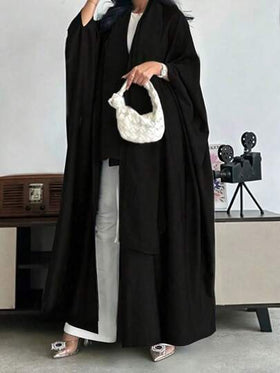 جلابية نسائية أنيقة بأكمام طويلة وأكتاف منسدلة، مصنوعة من قماش منسوج غير مطاطي، بدون وشاح