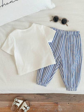SHEIN مجموعة قميص كاجوال بأكمام قصيرة وبنطال مخطط بخصر مطاطي لطفل صبي، ملابس صيفية - 2 قطعة
