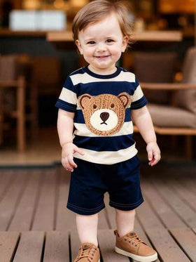 SHEIN Playful Pals طقم قميص كاجوال قصير الأكمام بياقة طاقم وشورت أزرق نافي للأولاد الرضع، طقم ملابس ربيعي/صيفي مناسب للارتداء الكاجوال والرياضي