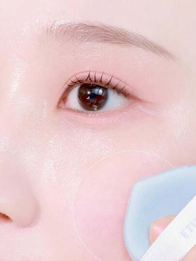 ETUDE بودرة تنقية الزيوت 8 جرام، تحكم في الزيوت، تغطية المسام، تخلق بشرة ناعمة خالية من اللمعان، ملمس بودرة هلامي فريد، إحساس منعش ونابض، بدون بقايا بودرة، تغطية شفافة طبيعية، تطبيق خفيف وسهل، مناسبة لجميع أنواع البشرة، مكياج كوري