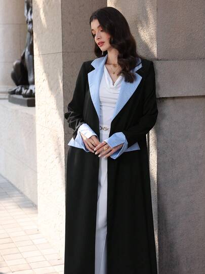 Yasmyna عباءة أنيقة عربية ذات جيب وهمي من التويل الأسود والخطوط الزرقاء للنساء في الربيع والصيف