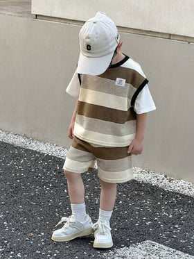 SHEIN Little Byeori مجموعة قميص وشورت مخطط للأولاد الصغار 2 قطعة، كاجوال وكولدجيت مريح وأنيق متعدد الاستخدامات للصيف، مناسب للارتداء اليومي، المدرسة، الخروجات، الرياضة، الربيع/الصيف