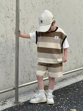 SHEIN Little Byeori مجموعة قميص وشورت مخطط للأولاد الصغار 2 قطعة، كاجوال وكولدجيت مريح وأنيق متعدد الاستخدامات للصيف، مناسب للارتداء اليومي، المدرسة، الخروجات، الرياضة، الربيع/الصيف