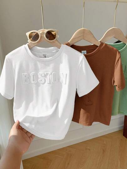 SHEIN 4 قطعة/طقم قمصان قصيرة الأكمام مريحة وعملية للأولاد الصغار، مطبوعة بأحرف ثلاثية الأبعاد، مناسبة للربيع والصيف والخريف والشتاء، للارتداء اليومي والرياضة والخروجات والمدرسة والمناسبات والمهرجانات وأيام العودة للمدرسة