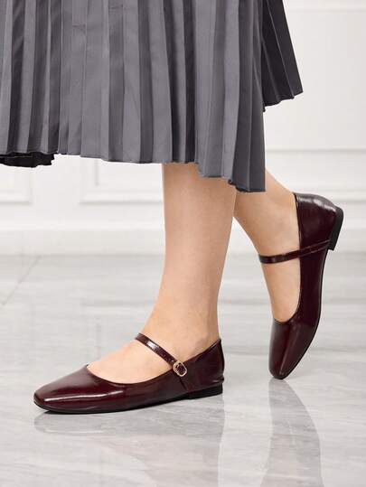 Sleekvia أحذية نسائية مسطحة متعددة الاستخدامات مع تصميم إبزيم