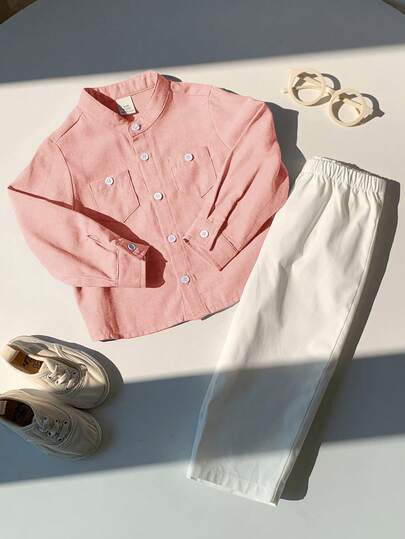 SHEIN مجموعة قميص أزرق فاتح بأكمام طويلة وبنطال بخصر مطاطي للأطفال الصبية، مناسبة لحفلات عيد الميلاد والحفلات المسائية والأعراس وحفلات الاستقبال والمناسبات الخاصة بالأطفال