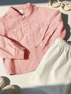 SHEIN مجموعة قميص أزرق فاتح بأكمام طويلة وبنطال بخصر مطاطي للأطفال الصبية، مناسبة لحفلات عيد الميلاد والحفلات المسائية والأعراس وحفلات الاستقبال والمناسبات الخاصة بالأطفال