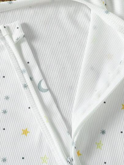 SHEIN Vintaside Kids قطعتان جمبسوت طويلة الأكمام مع قدم للأطفال الرضع الذكور مع إغلاق بأزرار، بلون أخضر نعناعي وعاجي مطبوع بالنجوم والقمر