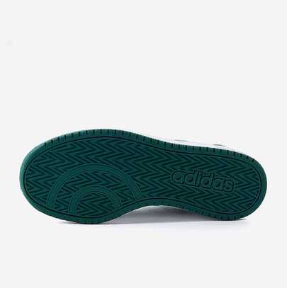 Adidas حذاء رياضي كاجوال متين منخفض العنق للجنسين