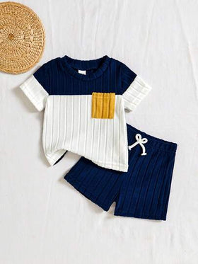 SHEIN Vintaside Kids مجموعة ملابس علوية ذو ألوان متباينة وبنطلون أزرق للأطفال/الأولاد الرضع، ملابس مريحة وعملية للمناسبات الصيفية