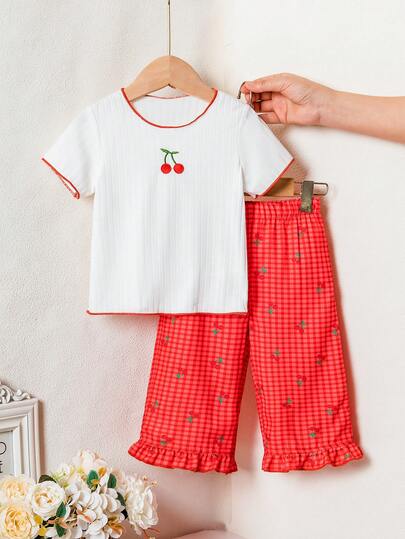 SHEIN Playful Pals مجموعة قميص كم قصير مطرز بالكرز وبنطلون مربع للبنات الصغار/حديثي الولادة 0-3 سنوات، للربيع/الصيف، قطعتان