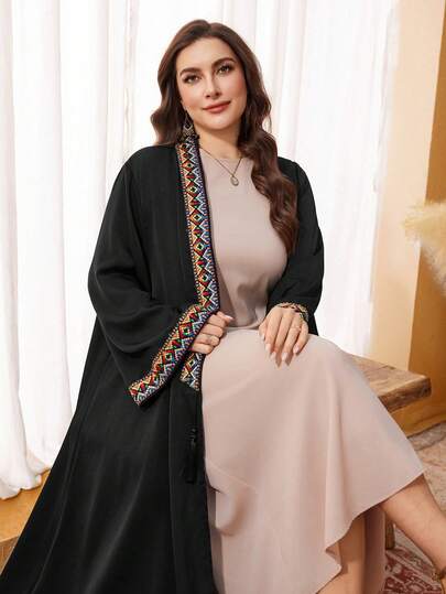 Al Najma رمضان عباءة أبايا فضفاضة طويلة الأكمام سوداء مزينة بالشريط والشراريب للمرأة البدينة