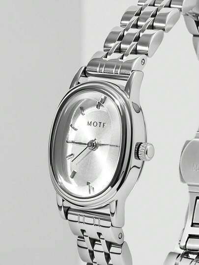 MOTF PREMIUM ساعة نسائية بسوار فضي بيضاوي من الفولاذ الكامل
