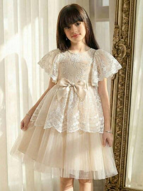 SHEIN فستان أنيق للفتاة الصغيرة بياقة مستديرة وأكمام قصيرة مع كشكشة من الدانتيل
