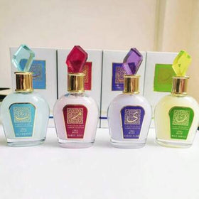 زجاجة عطر فاخر بطراز ، يتميز برائحة عود وكهرمان قوية، عطر طويل الأمد، تصميم زجاجة أنيق، [عطر عربي فاخر، حصري للرجال]، مناسب للعشاء الرسمي، حفلات الليل، المواعيد، واحتفالات الذكرى.