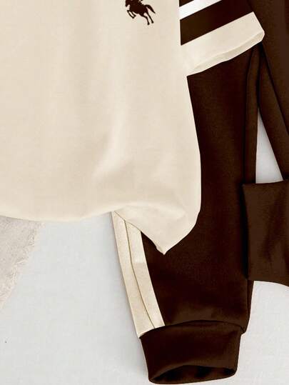 SHEIN مجموعة قميص وبنطلون قصير بأكمام قصيرة للأولاد بطراز كلاسيكي مريح وفضفاض بشعار الحصان الرياضي، مناسب للربيع والصيف، قطعتان