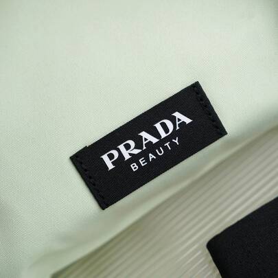 Prada حقيبة تسوق خضراء مع جيب أسود قابل للفصل، حقيبة مستحضرات التجميل، مجموعة منظم مستحضرات التجميل من القماش المطلي، حقيبة مستحضرات التجميل للسفر