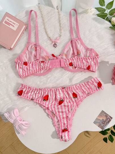 PetitDoll مجموعة ملابس داخلية نسائية مكونة من 2 قطعة، مزينة بطبعات الفراولة والدانتيل الرقيق، مناسبة للعطلات