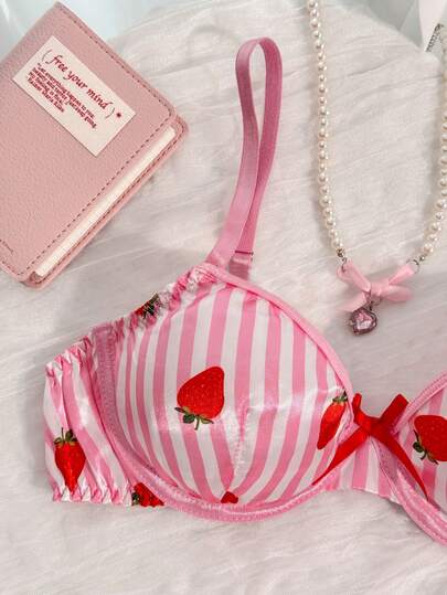 PetitDoll مجموعة ملابس داخلية نسائية مكونة من 2 قطعة، مزينة بطبعات الفراولة والدانتيل الرقيق، مناسبة للعطلات