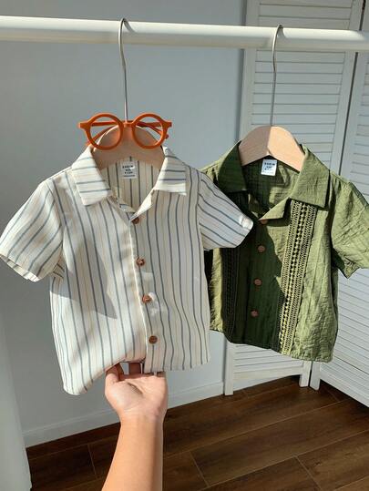 SHEIN مجموعة قميص كاجوال بأكمام قصيرة منسوجة للأطفال الرضع الجنسين، ملابس أطفال للربيع والصيف، 2 قطعة/مجموعة