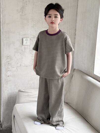 Dazy Kids طقم بيجامة صيفي للأولاد المراهقين، ملابس علوية كاجوال بأكمام قصيرة مخطط وبنطلون