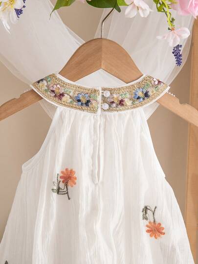 SHEIN رومبير رومبر فضفاضة للأطفال الرضع البنات مزينة بشريط مطرز أنيق وجميل، أبيض عاجي