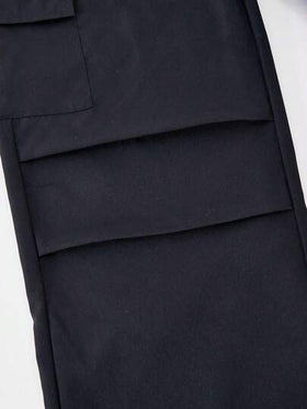 SHEIN Sparklyn مجموعة بنطلون وتي شيرت للبنات المراهقات، تي شيرت قصير الأكمام بياقة على شكل حرف V مع فيونكة وطباعة أرقام/حروف، مقترن مع بنطلون كارجو ذو ساق مستقيمة، طراز رياضي كاجوال مناسب للارتداء اليومي والتمارين في الربيع/الصيف