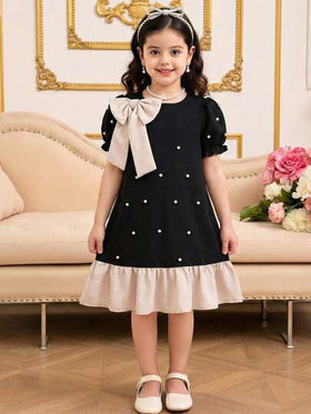 Elladie kids فستان أنيق كاجوال للبنات بياقة مستديرة وكشكشة في الذيل، أكمام أمامية مجعدة، زخرفة باللؤلؤ وفيونكة قابلة للإزالة، طراز أنيق وكلاسيكي