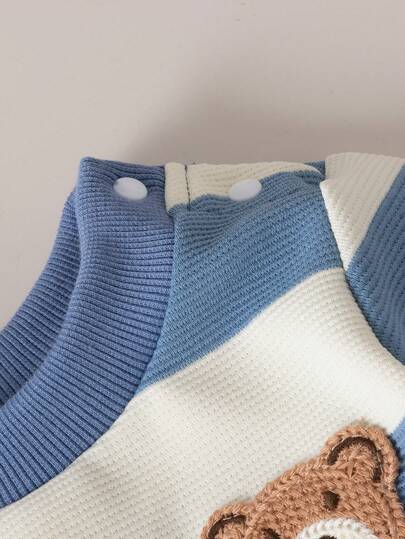 SHEIN طقم ملابس كاجوال للأطفال حديثي الولادة، يتكون من ملابس علوية بياقة طاقم وأكمام طويلة مطبوعة برسوم كرتونية وبنطال بخصر مطاطي وأساور، مناسب للارتداء اليومي والشارع