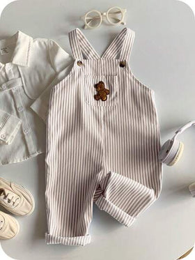 SHEIN جمبسوت قطيفة للأطفال الرضع ذات نمط الدب الكرتوني المخطط، مريحة وعملية