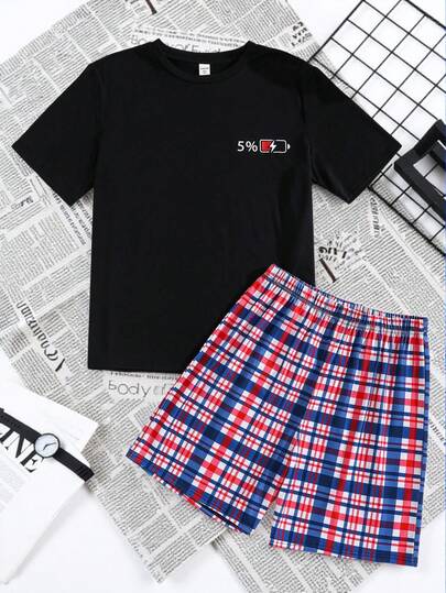 SHEIN مجموعة بيجاما مكونة من قميص كم قصير بطباعة بسيطة وجميلة للأولاد المراهقين باللون الأسود وشورت مربعات باللون الأحمر، ملابس منزلية مريحة مناسبة للربيع والصيف، 2 قطعة/طقم