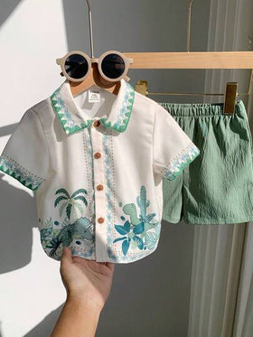 SHEIN مجموعة ملابس علوية وشورت كاجوال للأطفال الرضع الجنسين بطبعة ديناصور جميلة، قصيرة الأكمام، ملابس صيفية للأولاد الرضع، طقم، ملابس علوية أكمام قصيرة، قطعتان