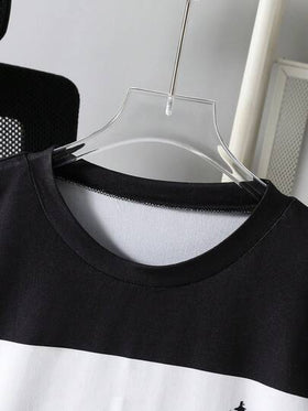 SHEIN مجموعة من قميص كم قصير مخطط وشورت رياضي كاجوال مناسبة للمراهقين الذكور، مناسبة للصيف وعدة مواسم، 2 قطعة