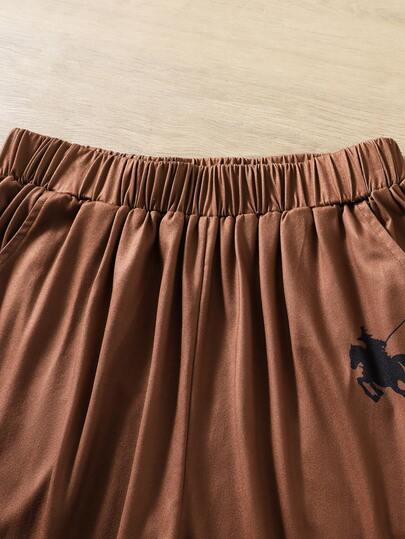 SHEIN مجموعة من قميص كم قصير مخطط وشورت رياضي كاجوال مناسبة للمراهقين الذكور، مناسبة للصيف وعدة مواسم، 2 قطعة