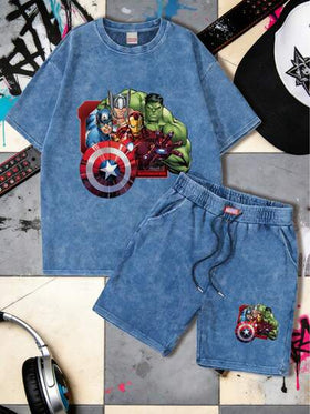 طقم تيشيرت وشورت مغسول بتصميم مشترك مع Marvel، يتميز بتوضيحات شخصيات أفنجرز