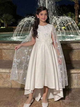 SHEIN فستان زفاف أبيض مطرز بالترتر والفراشات مع قطع من الشبك للفتاة الصغيرة
