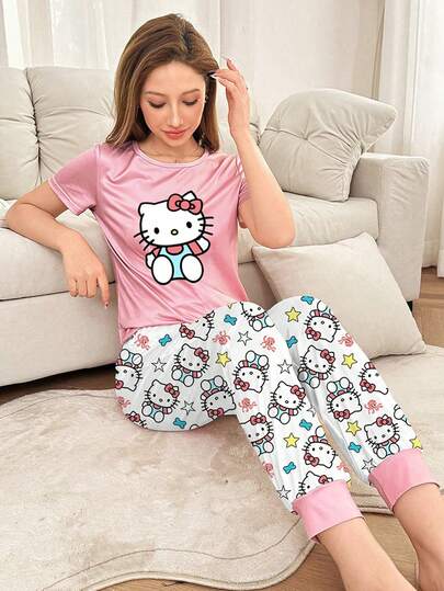 Sanrio طقم بيجامة سانريو هالو كيتي للنساء، يشمل بنطال بسحاب وأعلى بأكمام قصيرة، مناسب للربيع/الصيف
