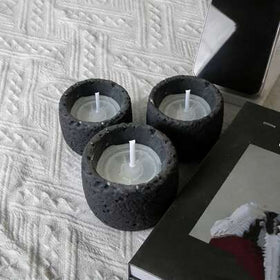 شمعة معطرة برائحة الفانيليا الفرنسية في كوب فضائي، متوفرة بأحجام عادية وكبيرة وفائقة الكبر، مناسبة للأعياد وديكور المنزل