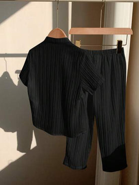 SHEIN مجموعة من قطعتين لطفل/طفلة قميص أبيض أكمام قصيرة وبنطلون قطني مبطن، مناسبة للداخل والخارج والاستخدام اليومي والرياضة واللعب والحفلات والصور وأوقات العطلات والمناسبات في فصلي الربيع والصيف