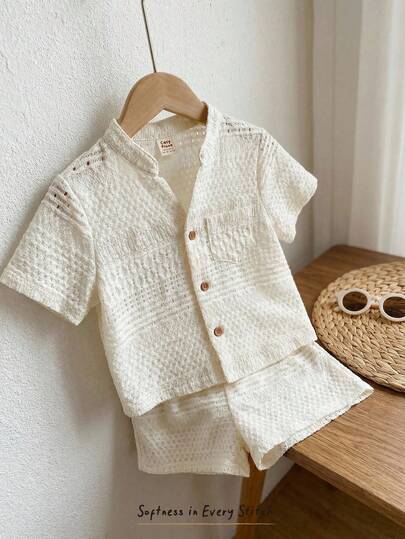 Cozy Pixies مجموعة قميص وشورت قصير الأكمام للأطفال الرضع الصبيان، لون سادة، طوق منقلب، خصر مطاطي، مجموعة صيفية للأطفال الرضع، ملابس صيفية للأطفال الرضع الصبيان، مجموعة كتان للأطفال الرضع محايدة، ملابس أطفال رضع محايدة فينتاج، قميص أزرار للأطفال الرضع