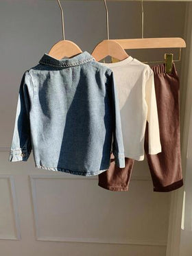 SHEIN 3 قطع طقم ملابس للأطفال الصبيان للخريف/الشتاء، جاكيت جينز دب كاجوال، تي شيرت أبيض بأكمام طويلة، بنطلون بيج، مناسب لحفلة عيد الميلاد، الحفلات المسائية، حفلات الزفاف، حفلات استقبال المولود، المعمودية وعيد الميلاد الأول، ملابس كيوت للروضة