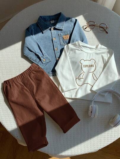 SHEIN 3 قطع طقم ملابس للأطفال الصبيان للخريف/الشتاء، جاكيت جينز دب كاجوال، تي شيرت أبيض بأكمام طويلة، بنطلون بيج، مناسب لحفلة عيد الميلاد، الحفلات المسائية، حفلات الزفاف، حفلات استقبال المولود، المعمودية وعيد الميلاد الأول، ملابس كيوت للروضة