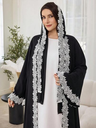Al Najma عباءة نسائية أنيقة ذات لون أحادي بتصميم عربي بأكمام واسعة مزينة بزخارف زهرية
