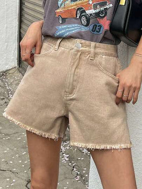 DAZY شورت جينز قصير بأطراف غير مدروزة على شكل أرجل واسعة، شورت أم